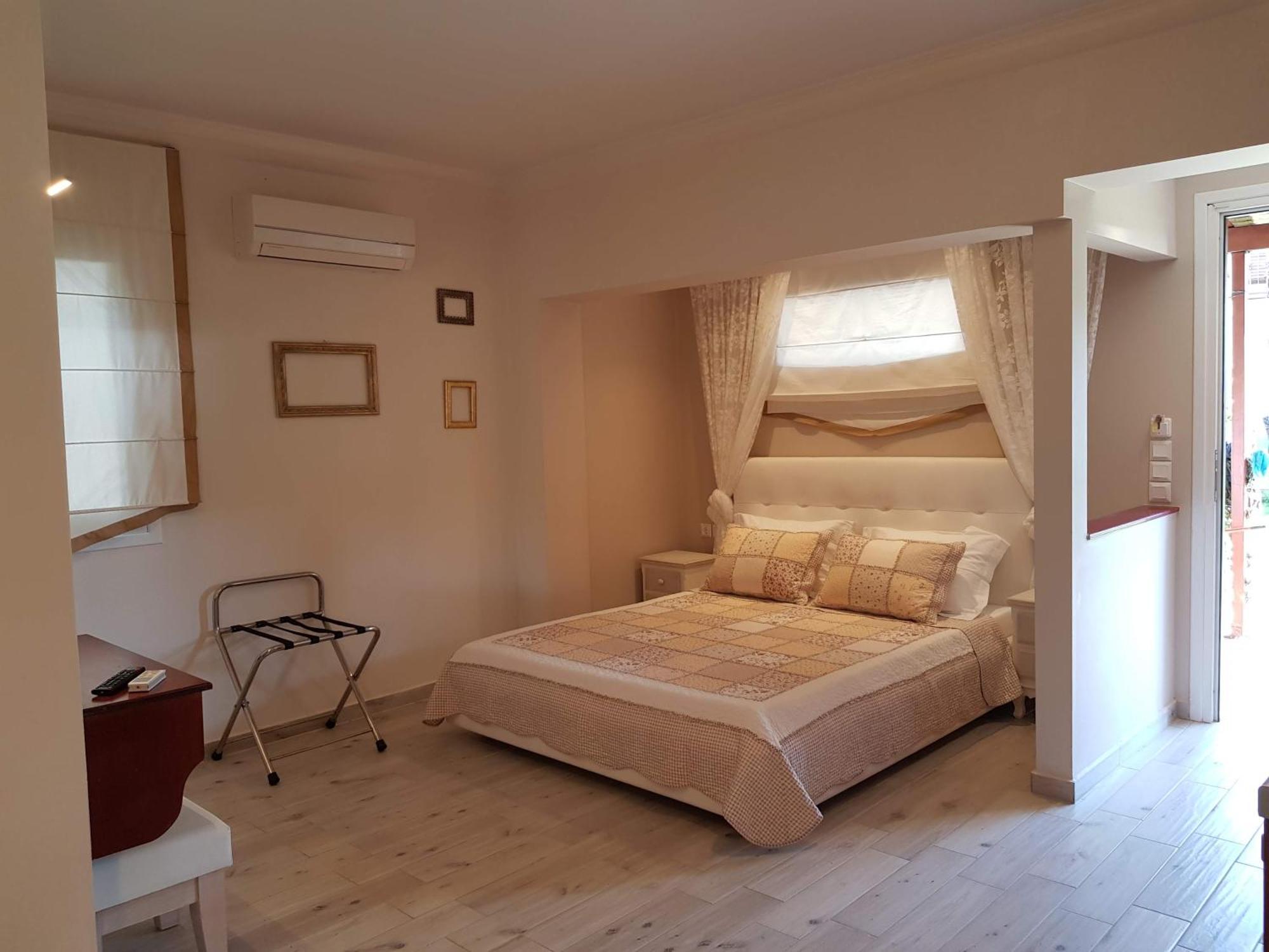 Sekreto - "S" Maisonettes & Studios Adults Only Парга Екстериор снимка