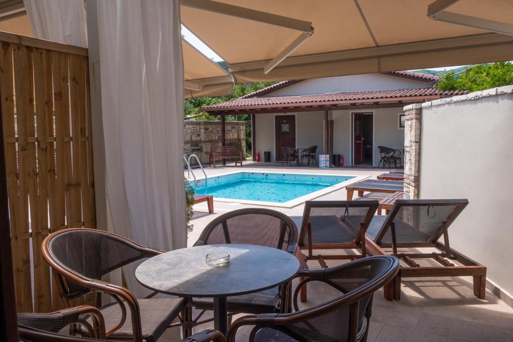Sekreto - "S" Maisonettes & Studios Adults Only Парга Екстериор снимка